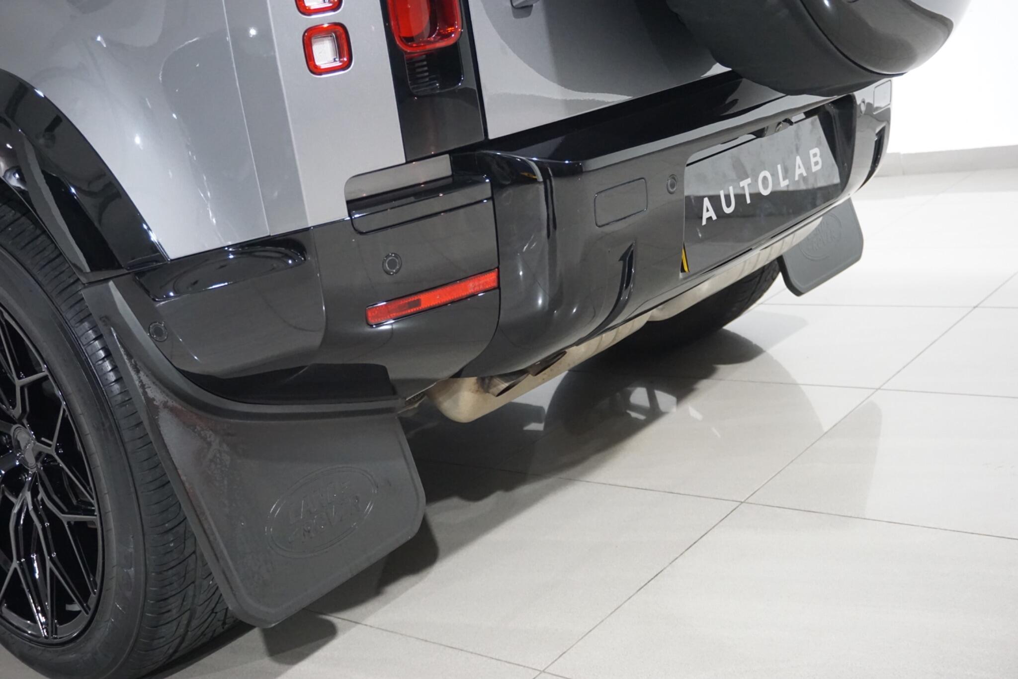 Land Rover Defender 110 3.0 D200 MHEV SE SUV 5dr Diesel Auto 4WD Euro 6 (s/s) (200 ps)
